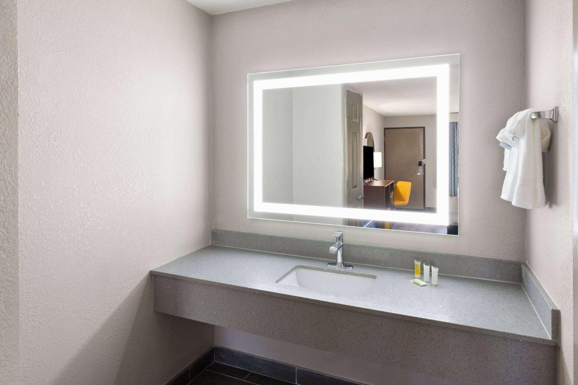 Days Inn & Suites By Wyndham Vicksburg Exteriér fotografie