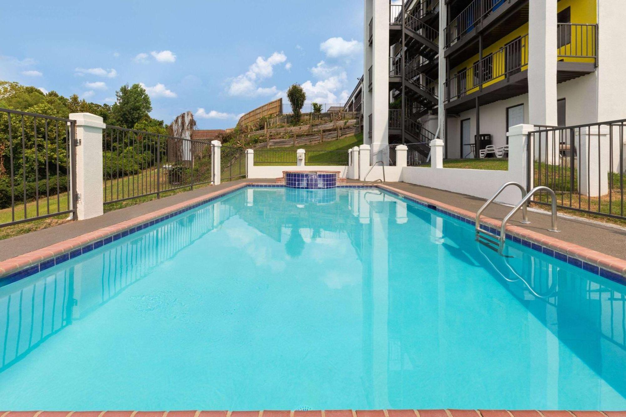 Days Inn & Suites By Wyndham Vicksburg Exteriér fotografie
